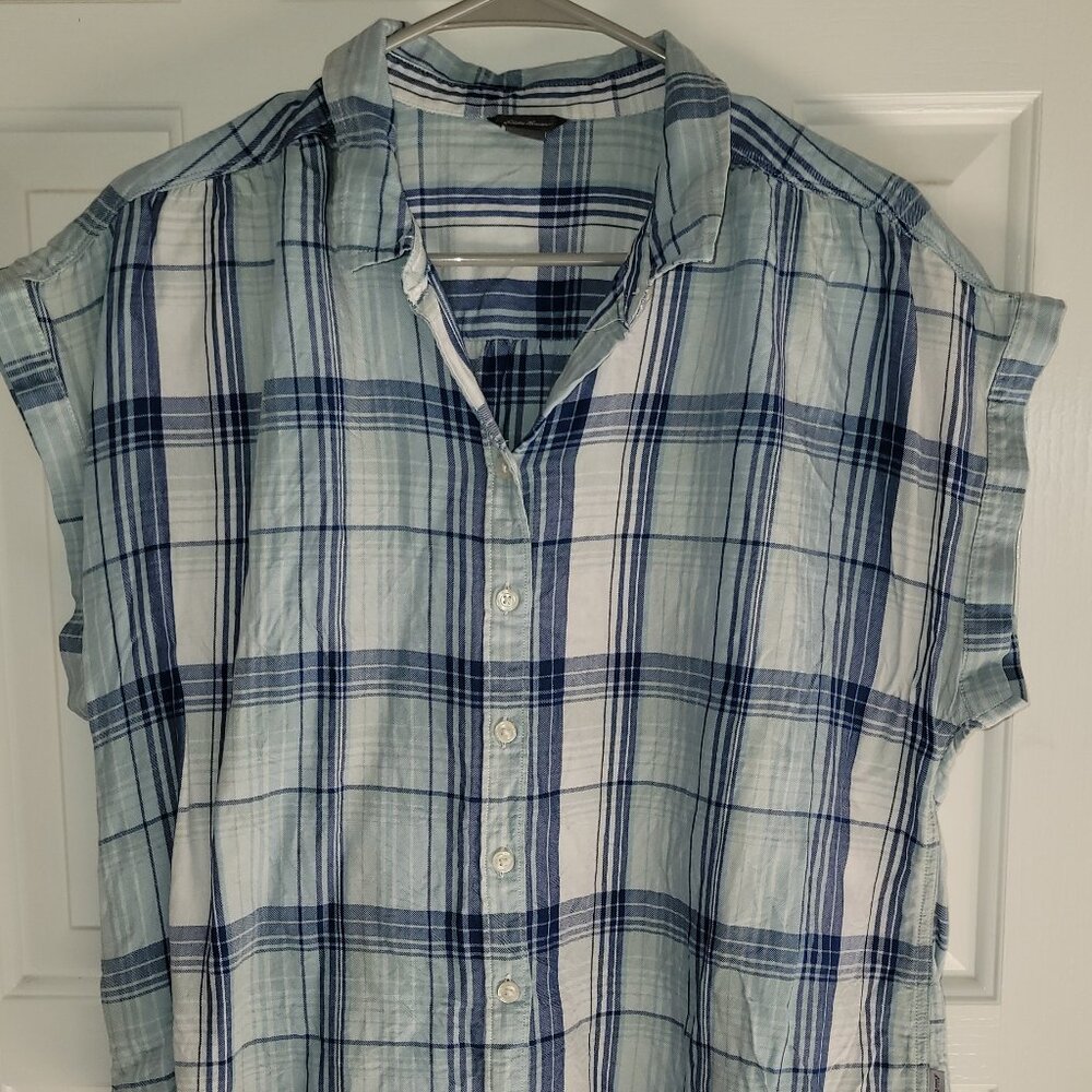 Breezy, linen-feel, button-up top